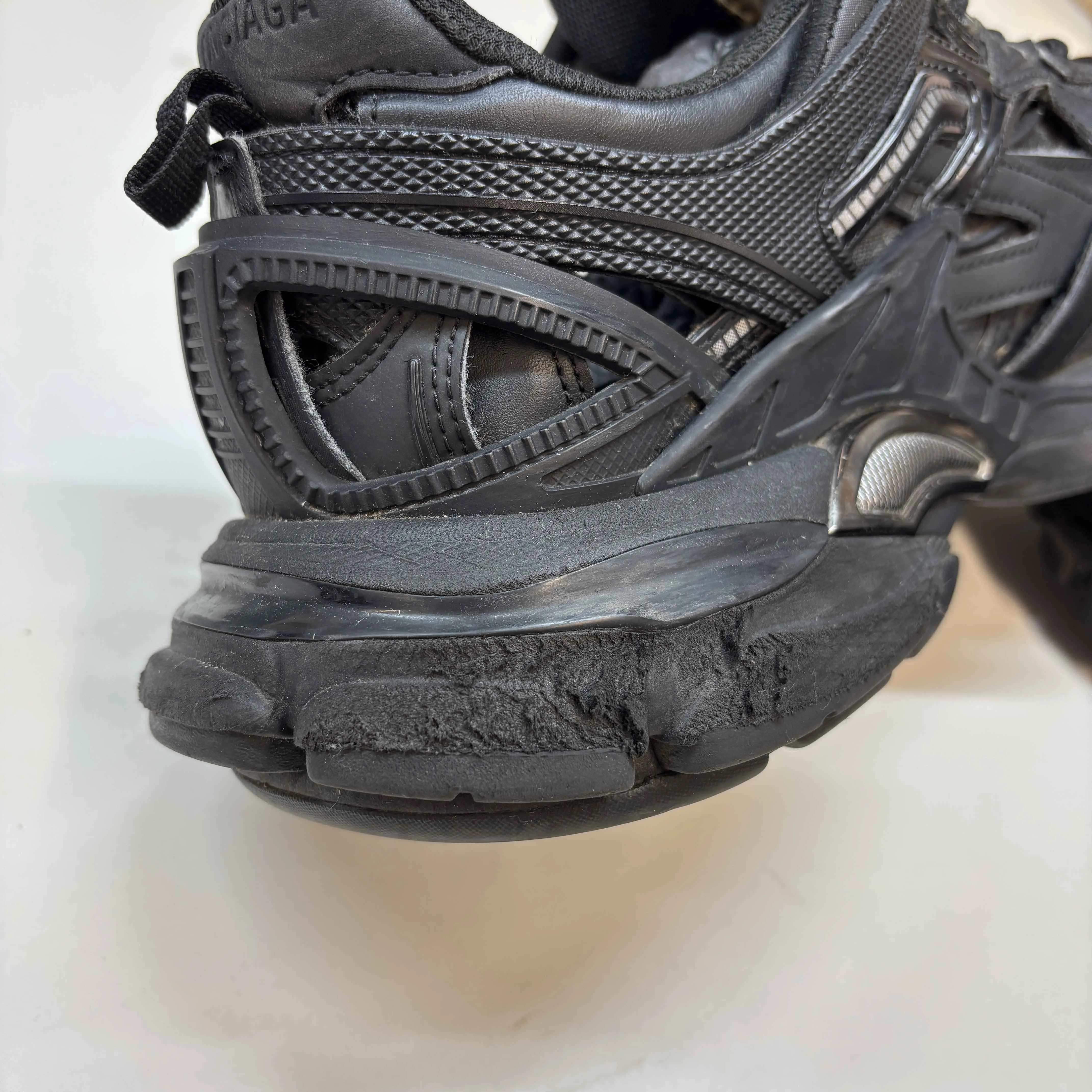 Men's Track 2 Low Trainers Black Size EU 41 / UK 7