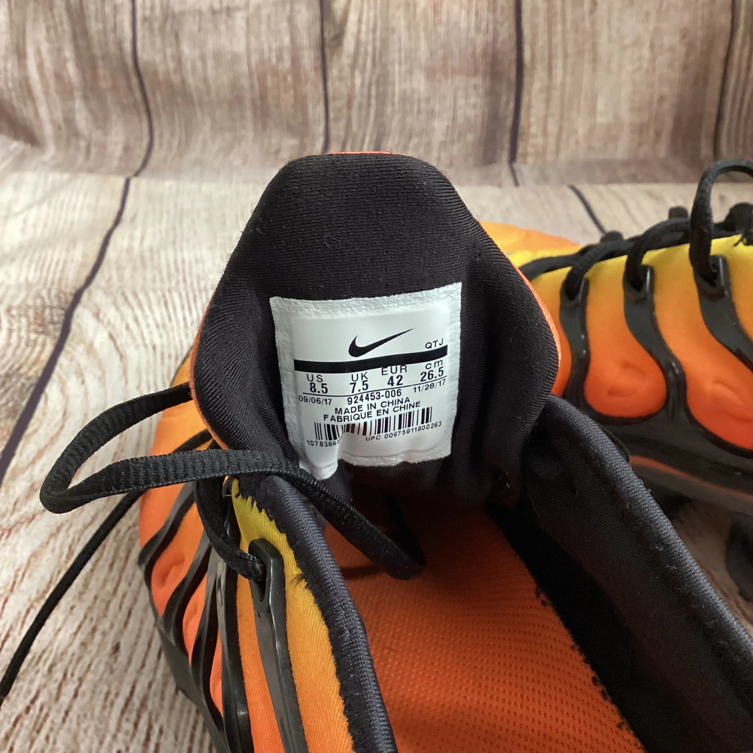 Nike Vapormax Plus Black Orange Sunset Trainers Size 7.5