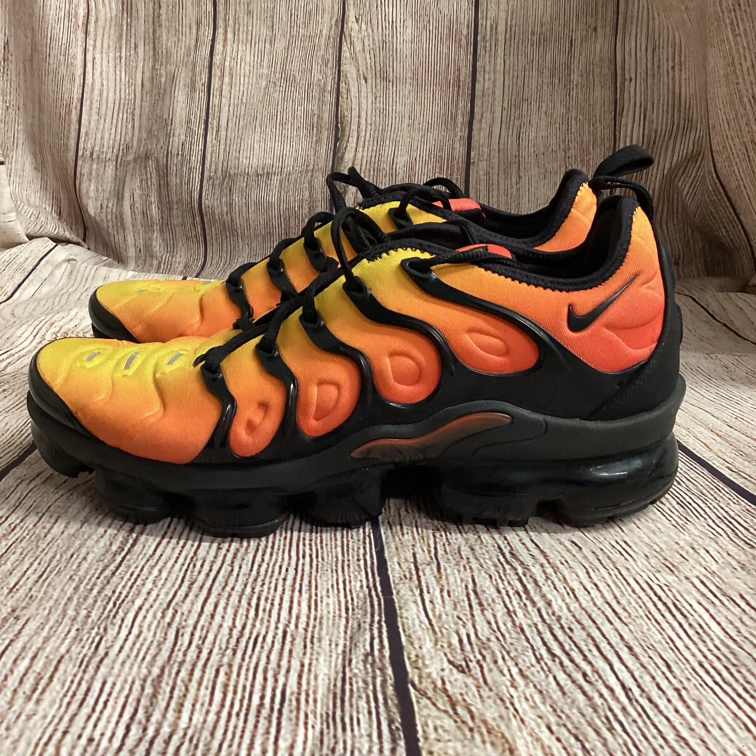 Nike Vapormax Plus Black Orange Sunset Trainers Size 7.5