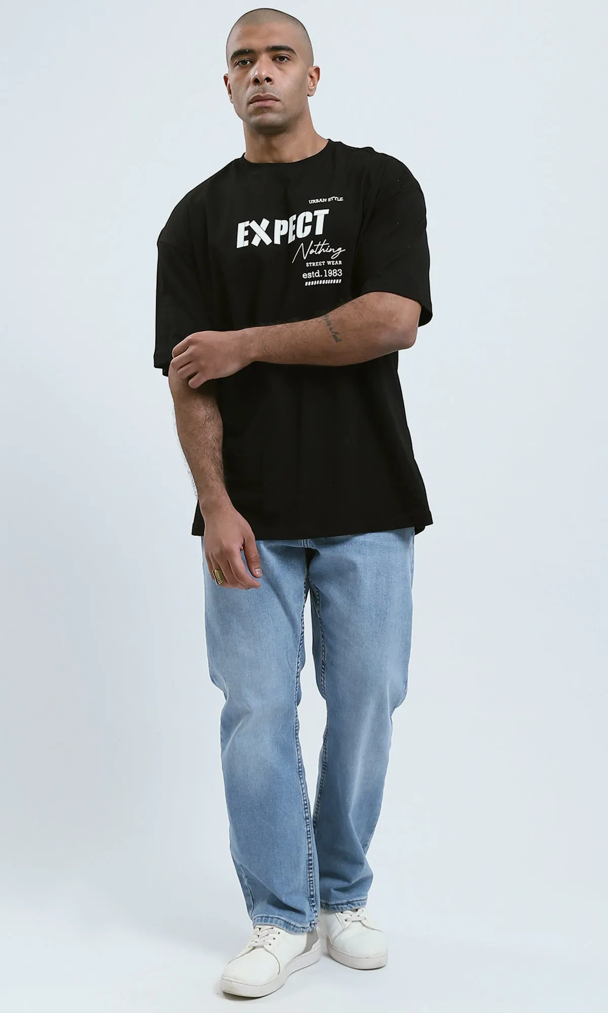 O178979 - Round Neck Elbow Sleeves Black Printed Tee