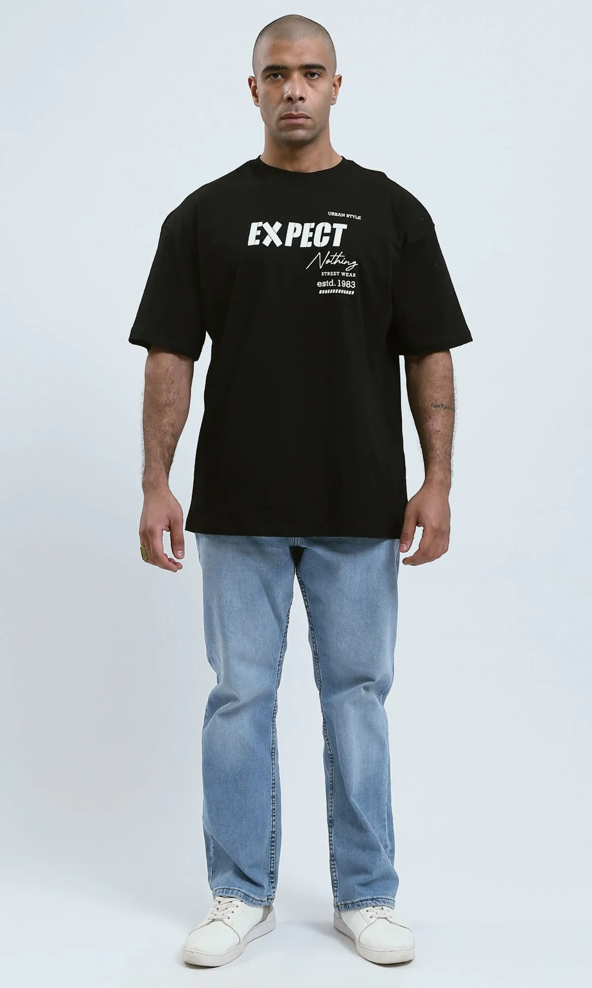 O178979 - Round Neck Elbow Sleeves Black Printed Tee