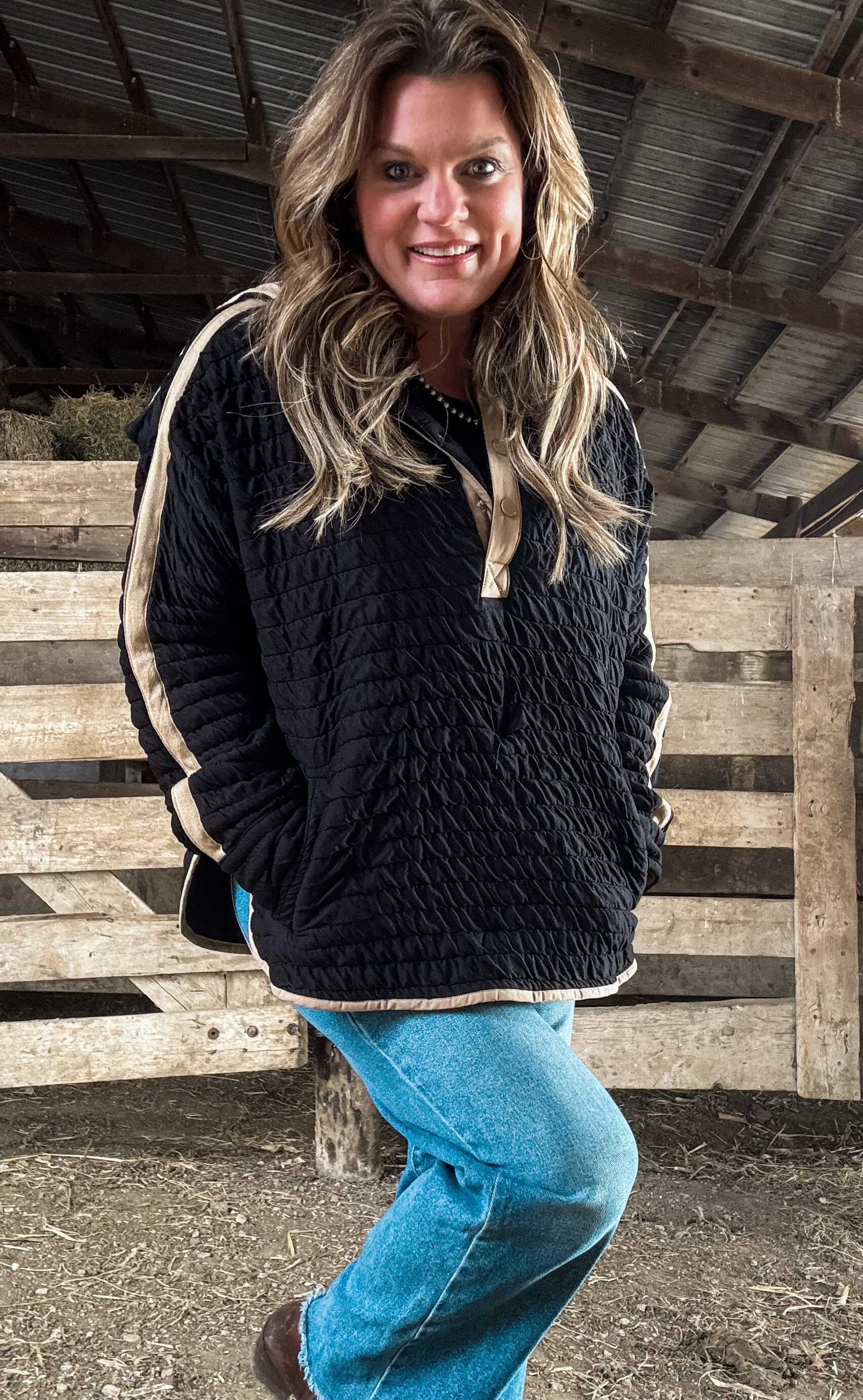 STRIPED QUILTED HOOD TOP